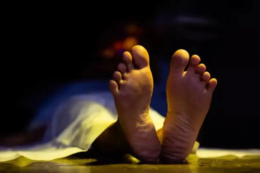 രാവ്  പുലരുമ്പോൾ .
